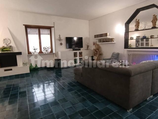 Appartamento in villa via Roma 57, Centro, Minturno