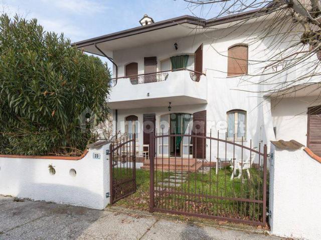 Appartamento in villa via Tiziano 23, Lido di Spina, Comacchio