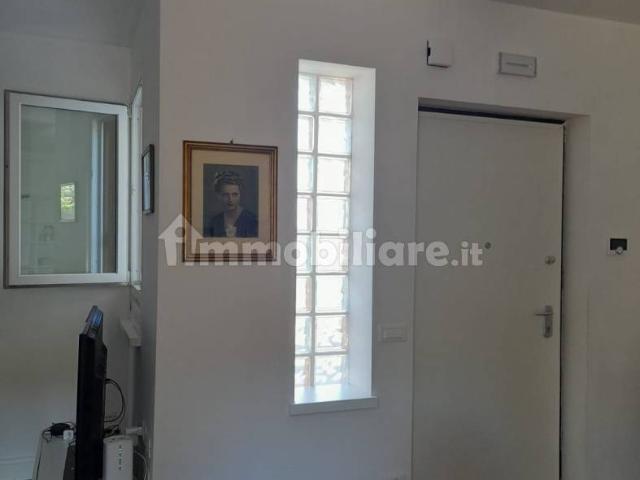 Appartamento in villa via Tremiti, Latina Lido, Latina
