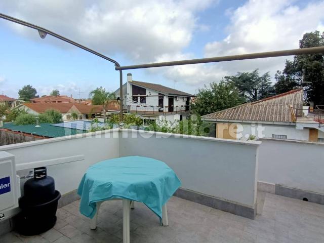Appartamento in villa viale Corona Australe, Colle Romito, Ardea