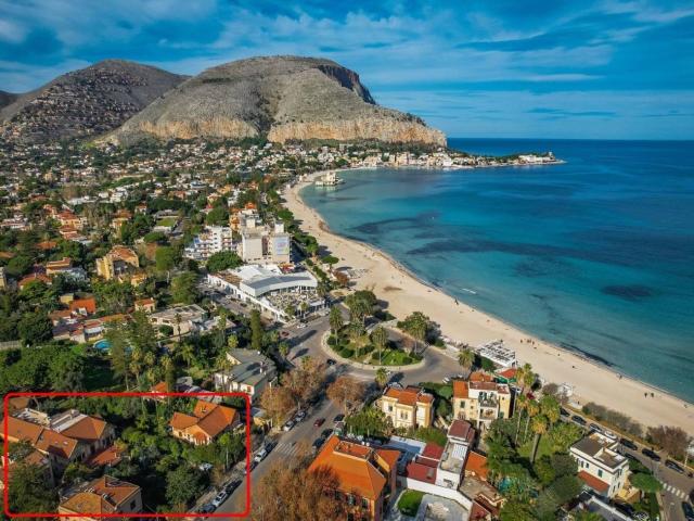Appartamento in villa viale Italia 2, Mondello Valdesi, Palermo