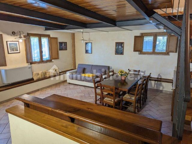 Appartamento in villa viale Trasimeno 100, Magione