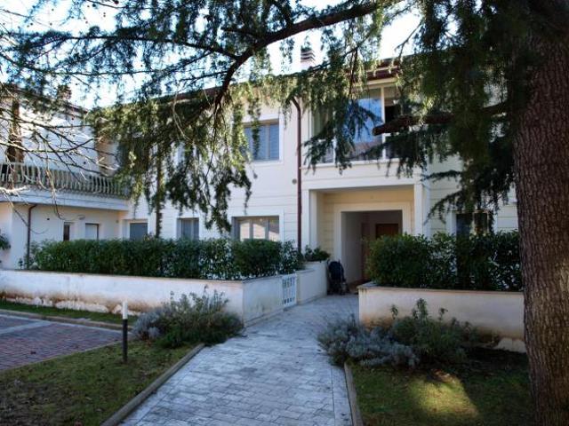 Villetta a schiera, ristrutturata
