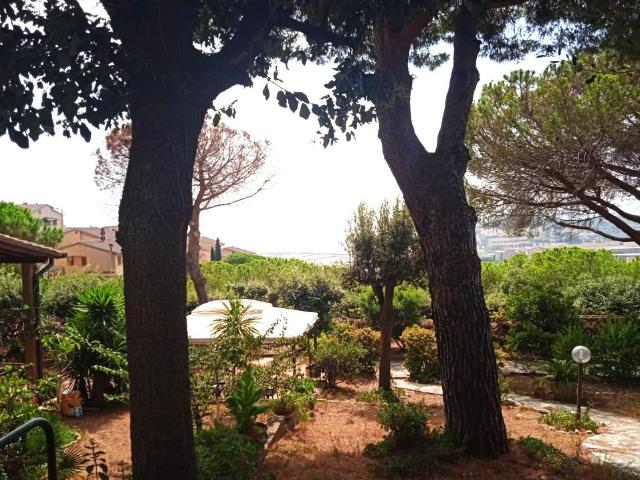 APPARTAMENTO INDIPENDENTE in AFFITTO a PIOMBINO di 8 vani