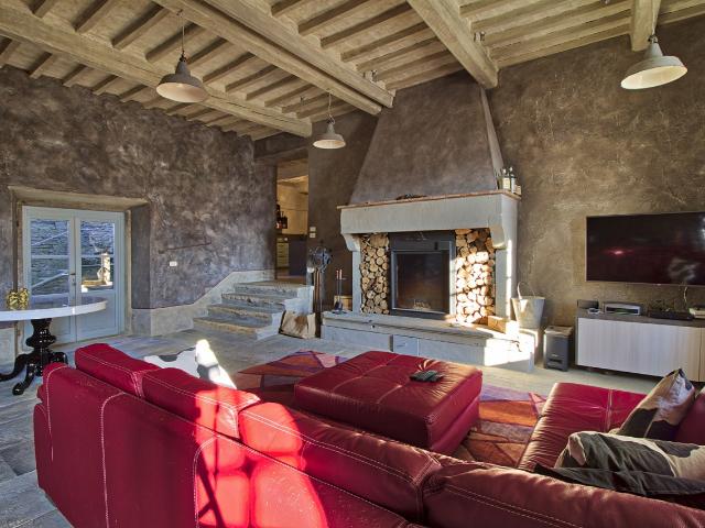APPARTAMENTO INDIPENDENTE in VENDITA a ANGHIARI di 6 vani