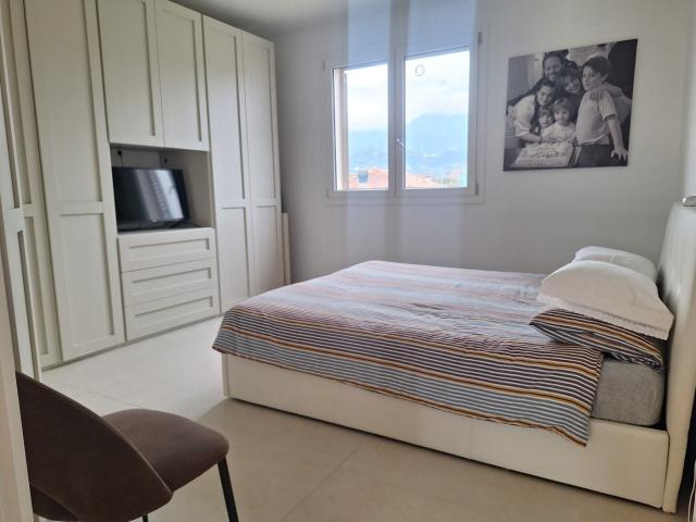 APPARTAMENTO INDIPENDENTE in VENDITA a CAMAIORE Capezzano Pianore di 8 vani