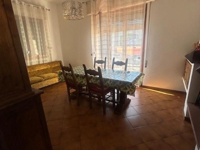 APPARTAMENTO INDIPENDENTE in VENDITA a CAMAIORE Centro di 9 vani