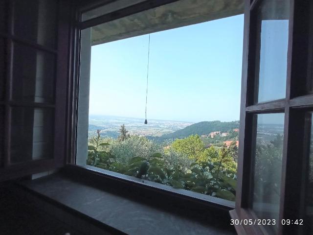 APPARTAMENTO INDIPENDENTE in VENDITA a MASSAROSA COLLINA di 5 vani