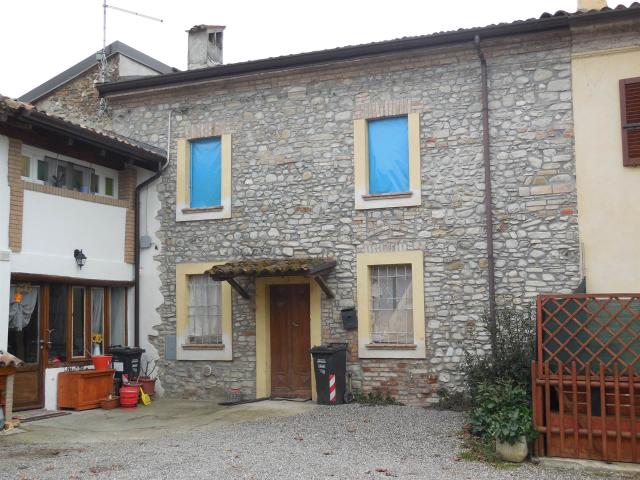 APPARTAMENTO INDIPENDENTE in VENDITA a RIVERGARO CASE BUSCHI di 4 vani