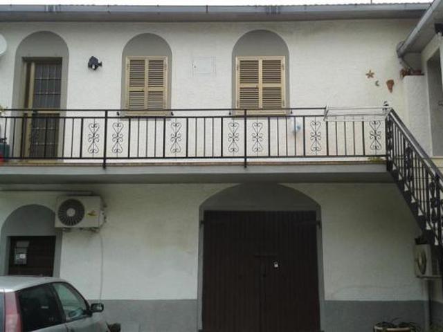 Appartamento indipendente in Vendita in zona SCARLINO SCALO con giardino