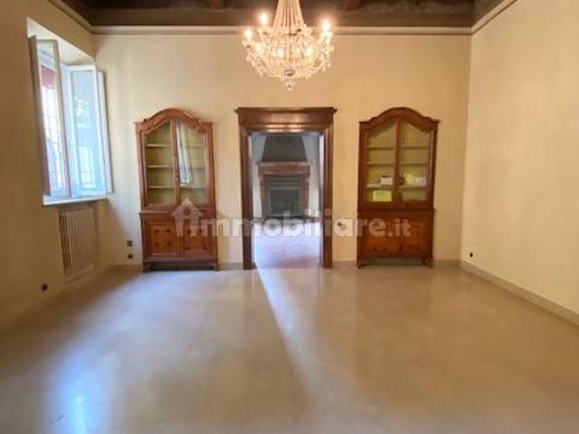 Appartamento ottimo stato, piano terra, Centro Storico, Ferrara