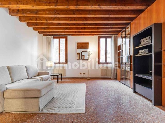 Appartamento ottimo stato, su più livelli, San Polo, Venezia