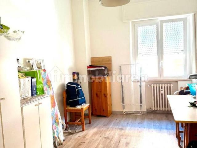 Appartamento ottimo stato, secondo piano, Adriatico, Ancona