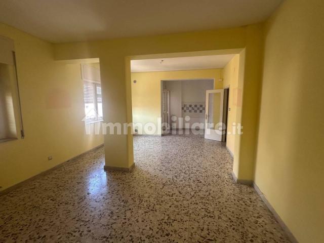 Appartamento largo Carmelo Mendola 2, Borgo, Catania