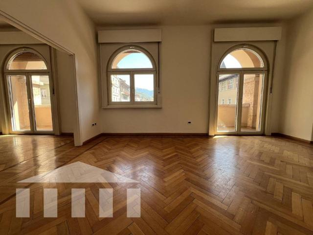 Appartamento largo Adolph Kolping, 2, 39100 Bolzano Italia, Centro, Bolzano