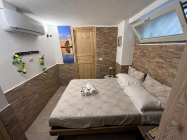 Appartamento MONOLOCALE in affitto a Napoli Na