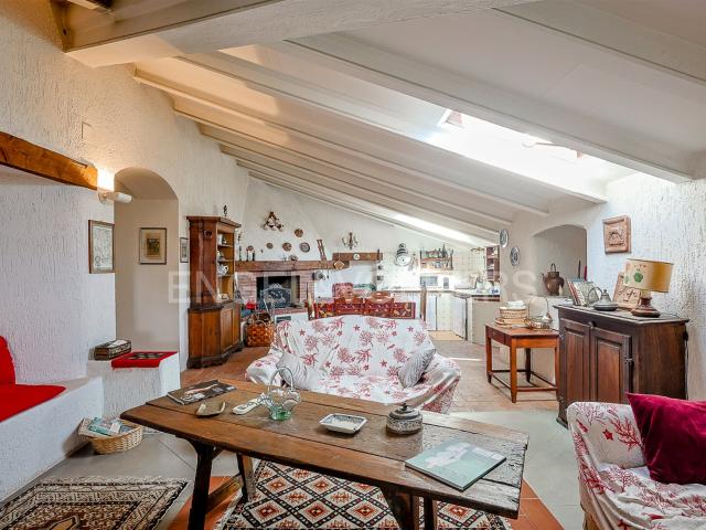 Appartamento mansardato nel cuore di Montiano con vista sull. 170m² Montiano