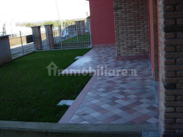 Appartamento nuovo, su più livelli, Semicentro, Chieri