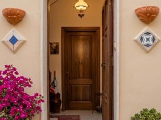 Appartamento semindipendente con garage a Erice vetta
