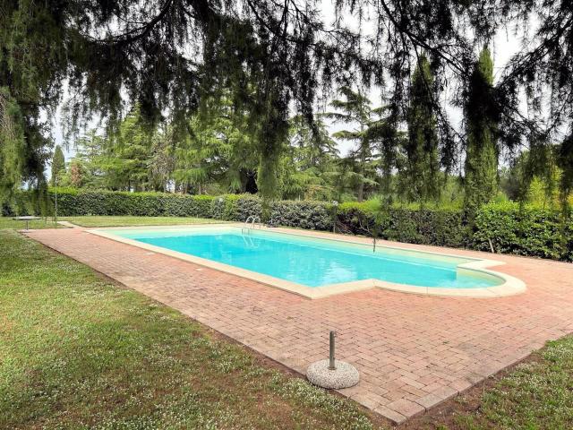 Appartamento sito in complesso con piscina condominiale in v. 56m² Montaione