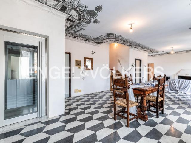 Appartamento storico di grande charme nel borgo 270m² Toirano