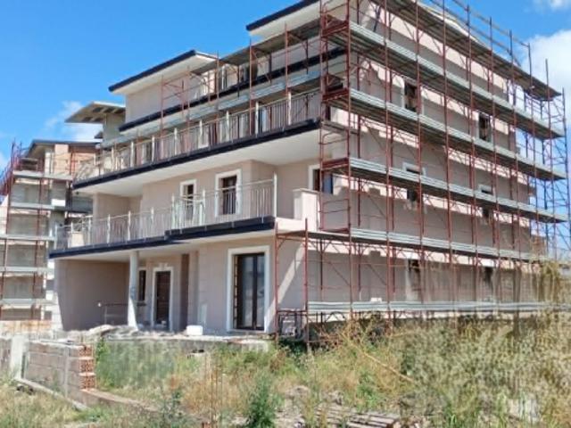 APPARTAMENTO SU DUE PIANI CON GIARDINO