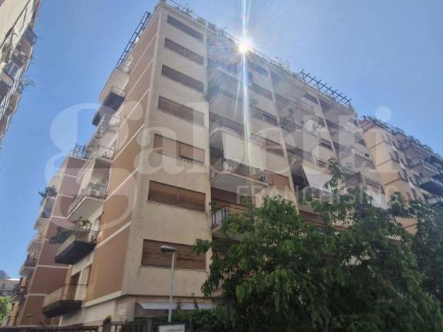 Appartamento Palermo. Rif.: Cod. 32/26VRG