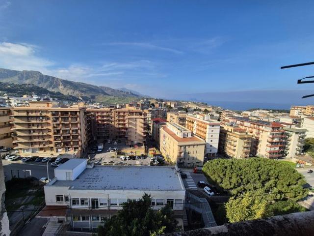 Appartamento panoramico zona alta