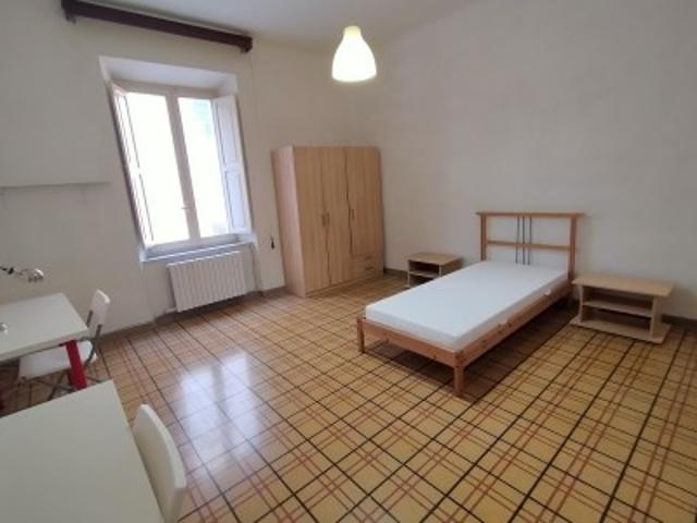 Appartamento per 3 STUDENTESSE in zona Centrale