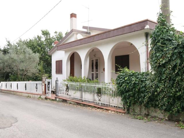 Appartamento piano terra in affitto 80 mq san nicola manfredi