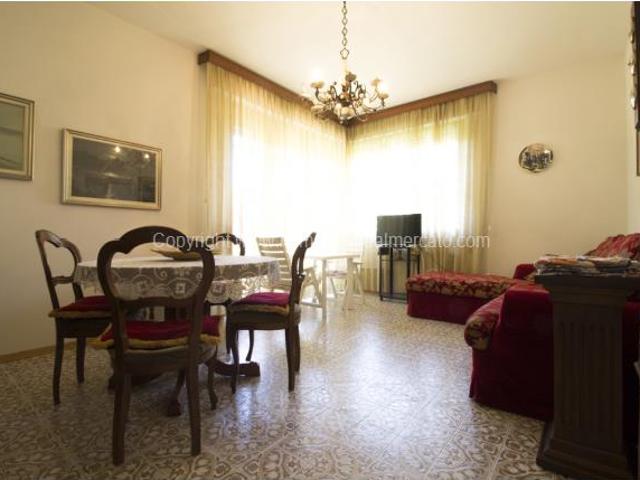 Appartamento piano terra in vendita a Camaiore, Lido di Camaiore