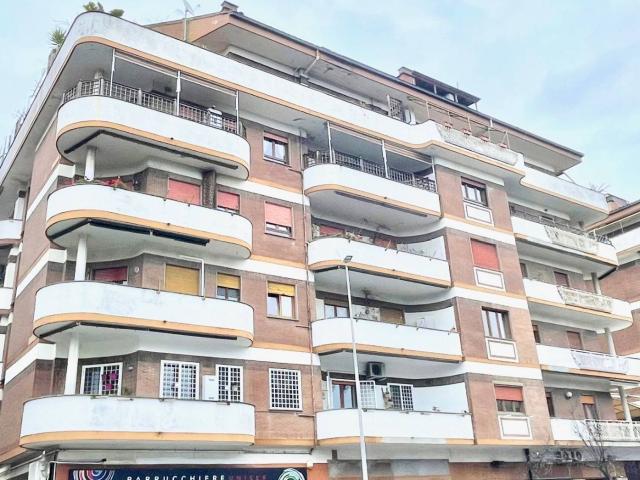 APPARTAMENTO PIANO TERRA in vendita a Roma, Ostia