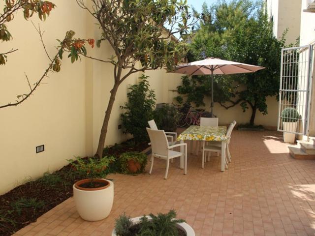 Appartamento piano terra in vendita a Viareggio