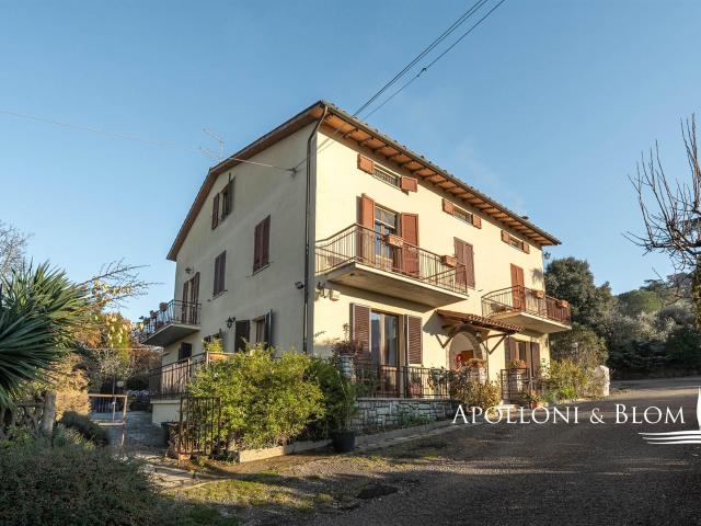 Appartamento piano terra, vista lago, giardino e garage Pa. 150m² Panicale