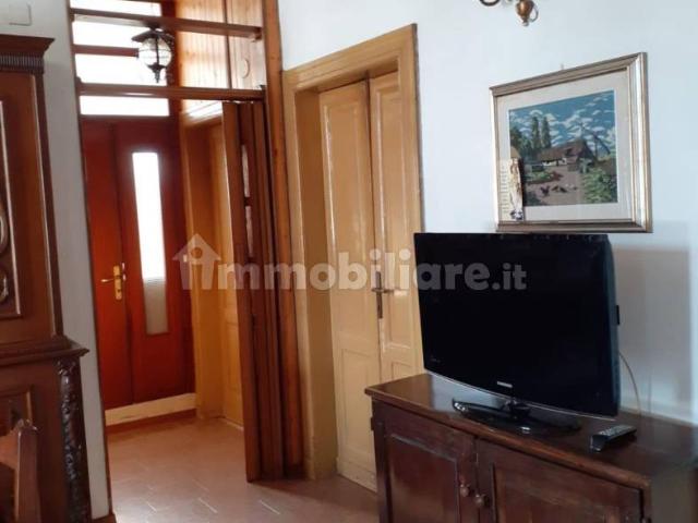 Appartamento piazza Giarella, Monti, Licciana Nardi