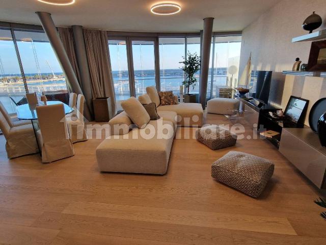 Appartamento piazzale John Fitzgerald Kennedy, Foce, Genova