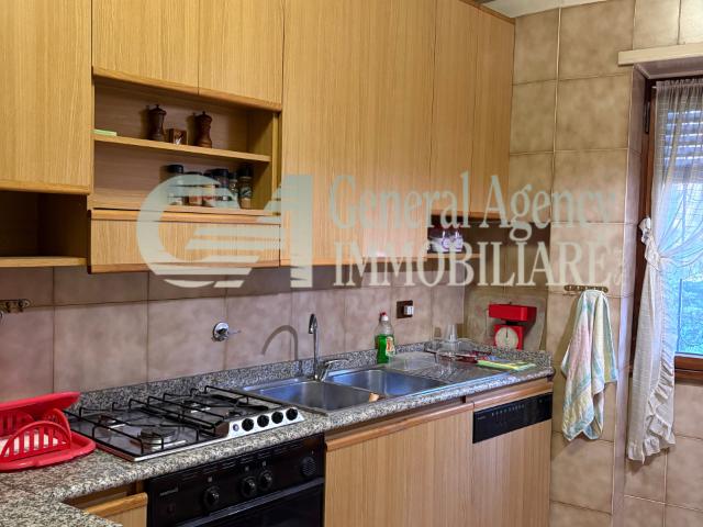 Appartamento Quadrilocale a Eur Centro, Roma