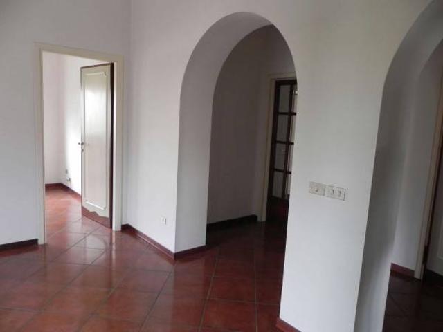 APPARTAMENTO QUADRILOCALE CON GARAGE E GIARDINO