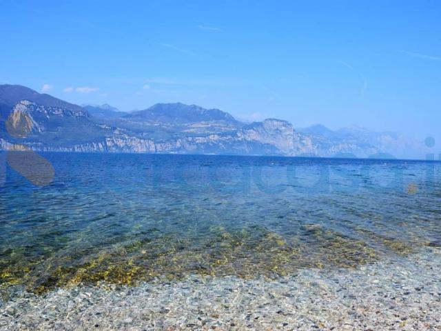 Appartamento Quadrilocale in ottime condizioni in affitto a Brenzone