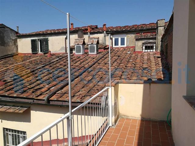 Appartamento Quadrilocale in ottime condizioni in affitto a Firenze