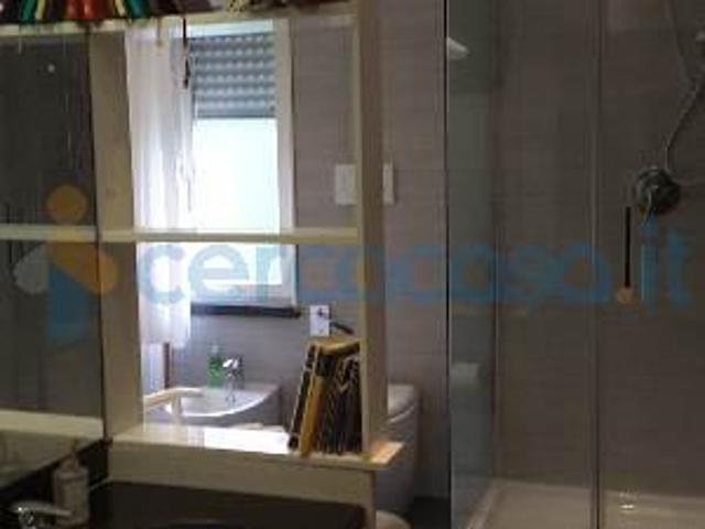 Appartamento Quadrilocale in ottime condizioni in affitto a Napoli