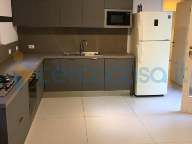 Appartamento Quadrilocale in ottime condizioni, in affitto in Piazza Mino Da Fiesole, Fiesole