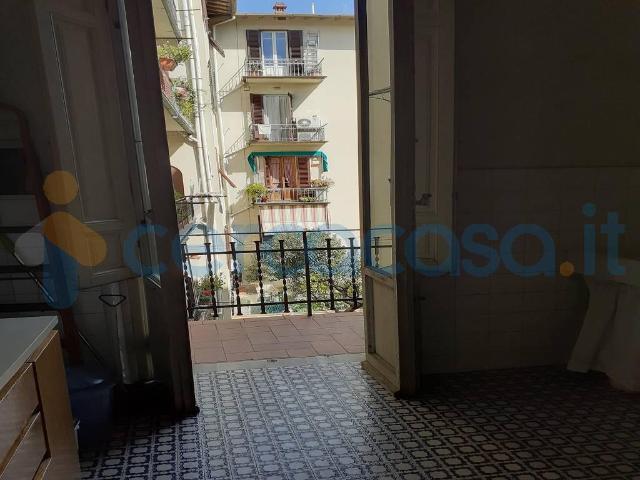 Appartamento Quadrilocale in ottime condizioni, in affitto in Via V Giornate 31, Firenze