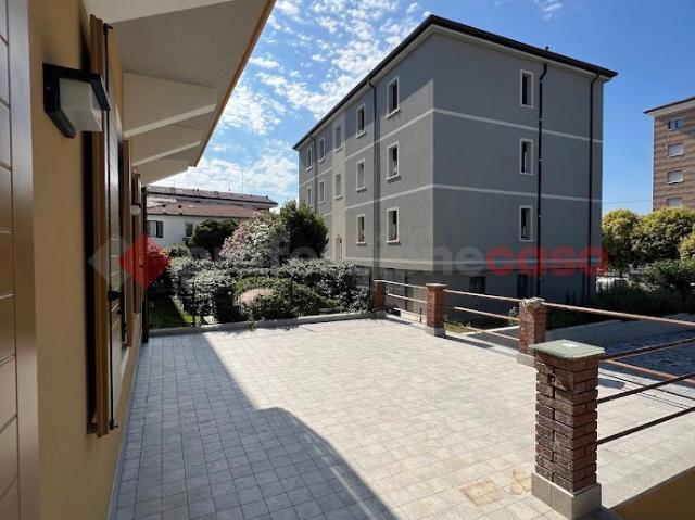 Appartamento QUADRILOCALE in affitto a Verona Vr