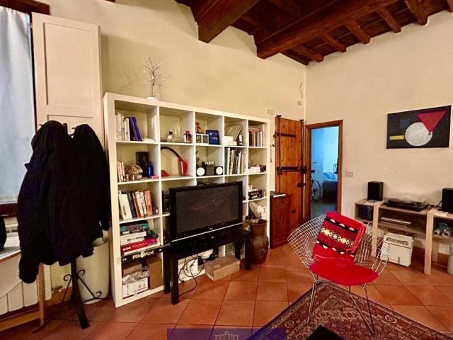 Appartamento QUADRILOCALE in affitto a Firenze Fi