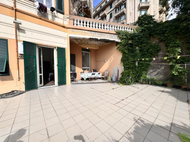 Appartamento QUADRILOCALE in affitto a Genova Ge