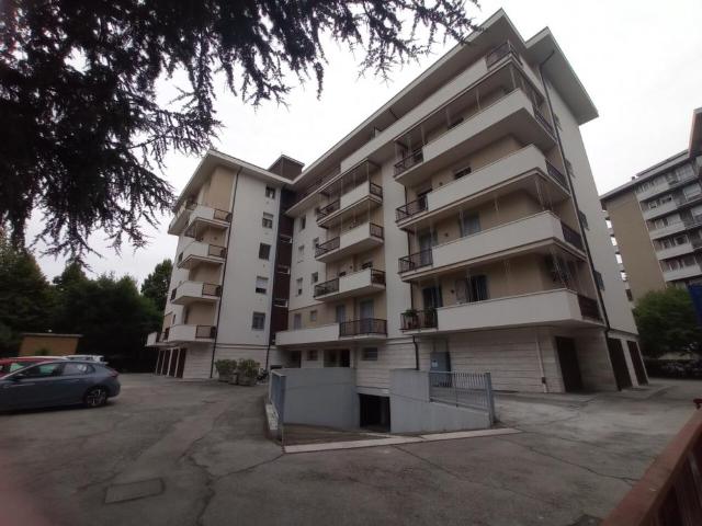 Appartamento QUADRILOCALE in affitto a Modena Mo