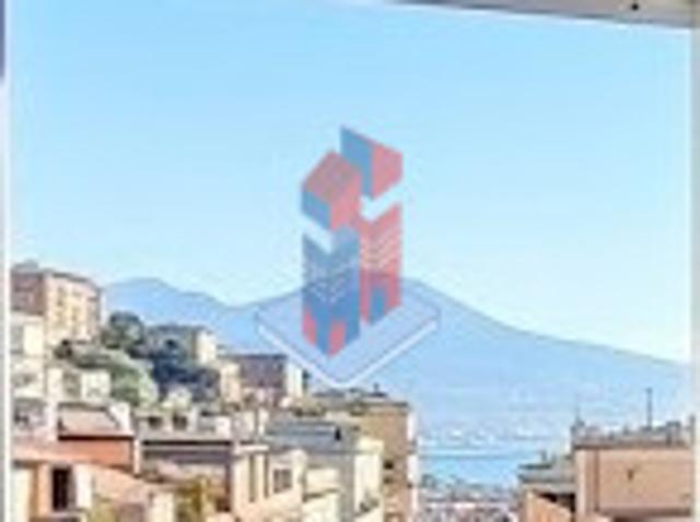 Appartamento QUADRILOCALE in affitto a Napoli Na