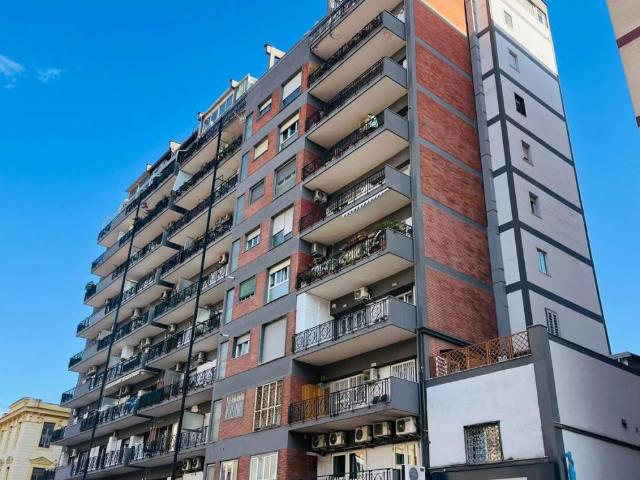 Appartamento QUADRILOCALE in affitto a Napoli Na