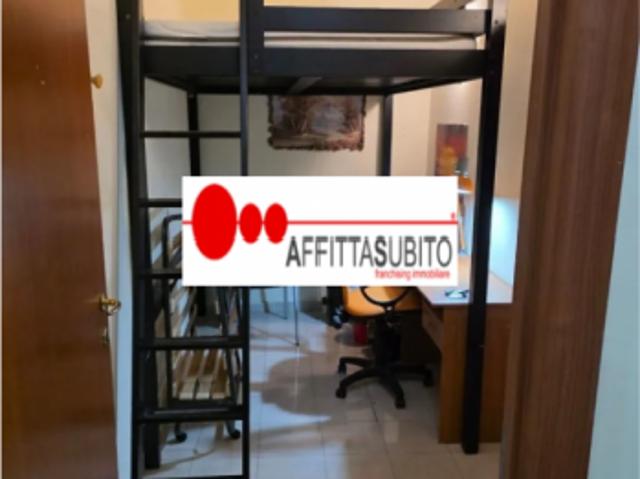 Appartamento QUADRILOCALE in affitto a Napoli Na